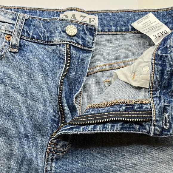 Daze Tough Love High Rise Shorts Size 29 - Picture 16 of 16